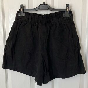 Linen Black paperbag Shorts